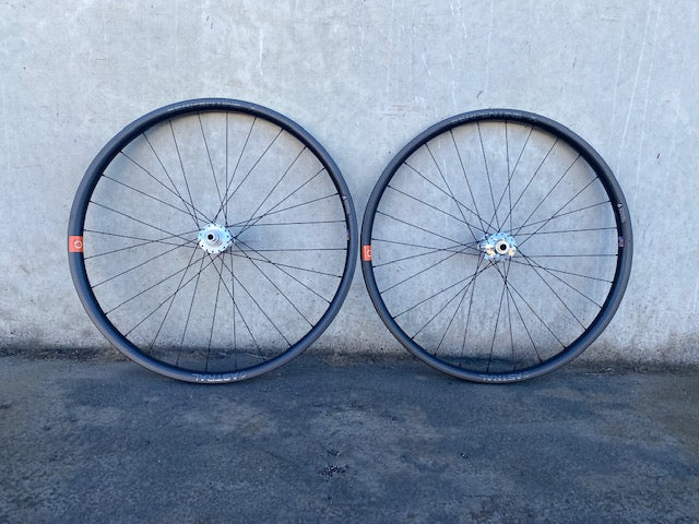 Display Wheelset! Serpentine Carbon X Wheelset, 29", Polishd Silver White Industries CLD+ hubs