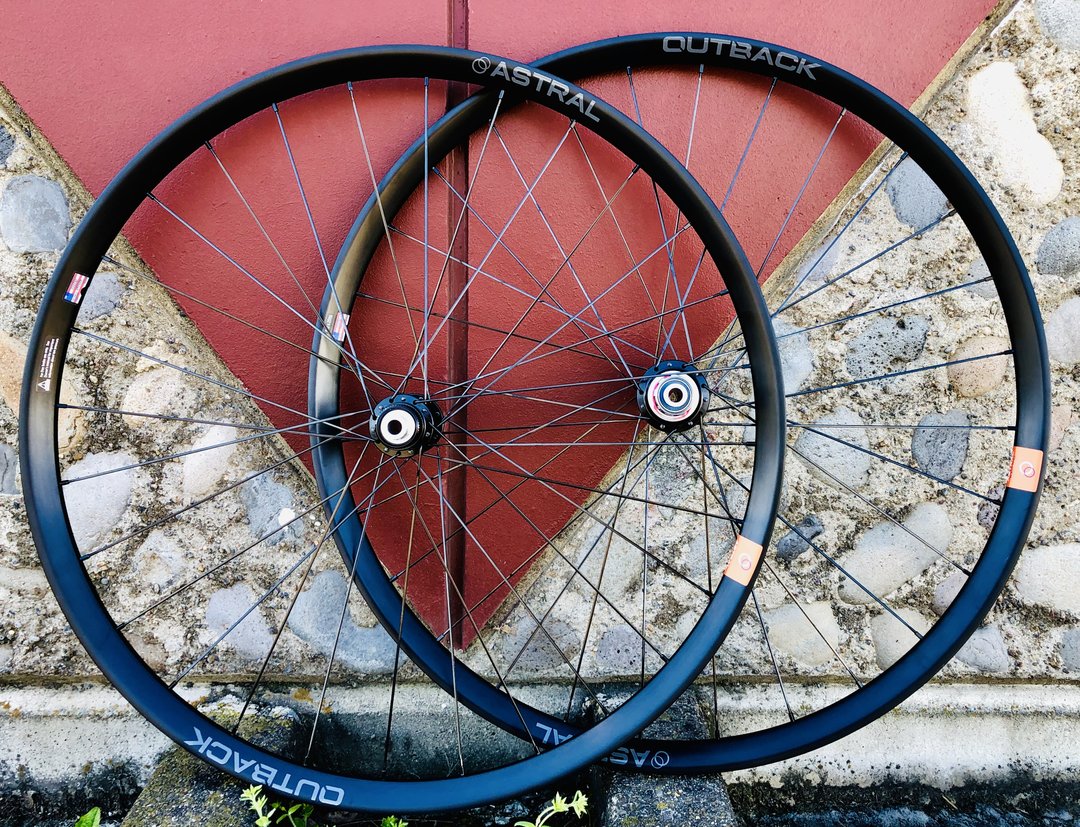 ☆ White industrys × velocity 650b set ☆ WHITE INDUSTRIES TOURING CLYDESDALE WHEEL SET PACKAGE